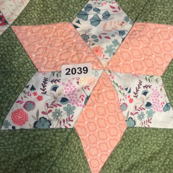 Quilted Pieced table topper - Picture 5 of 5